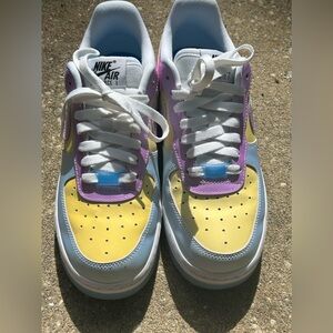 Nike Air Force 1 women’s shoes sz. 7.5 excellent condition UV activated